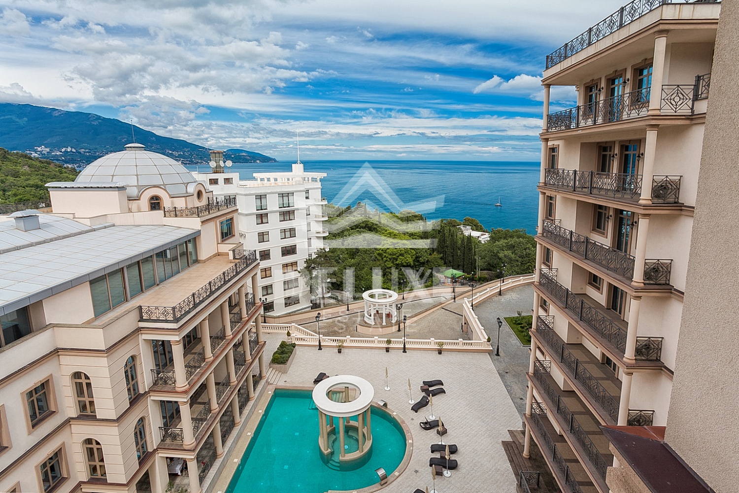 3-комнатные Апартаменты с видом на море и горы в элитном жилом комплексе Дипломат!