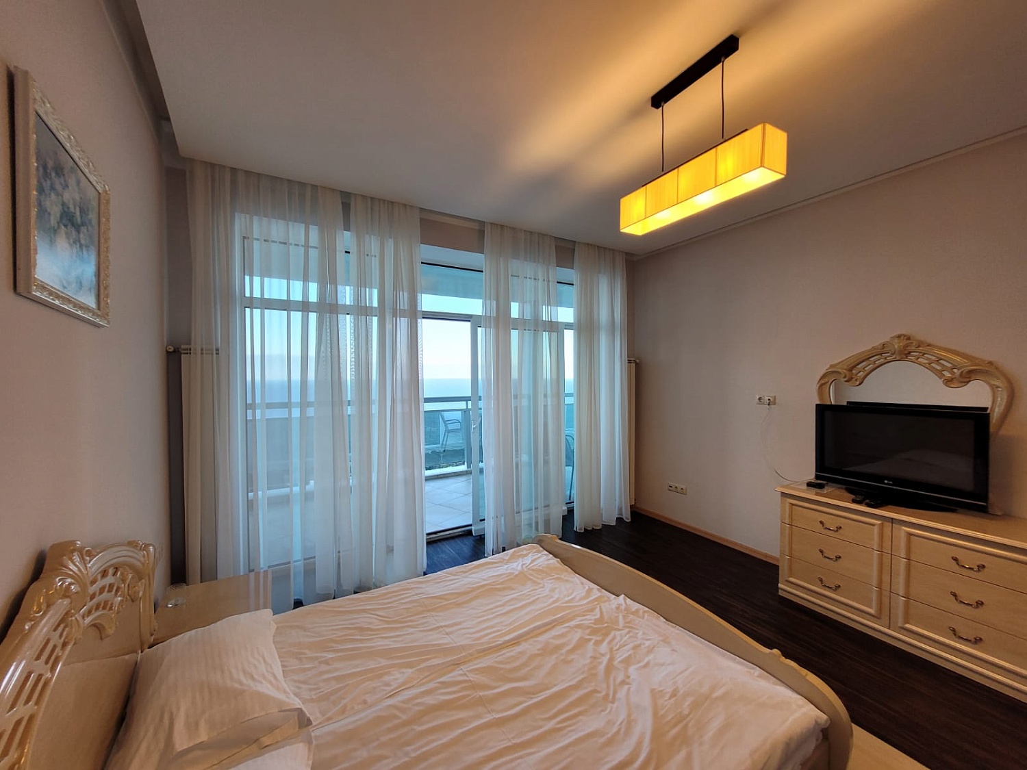 2-комнатная квартира с террасой и видом на море в ЖК "Respect Hall"