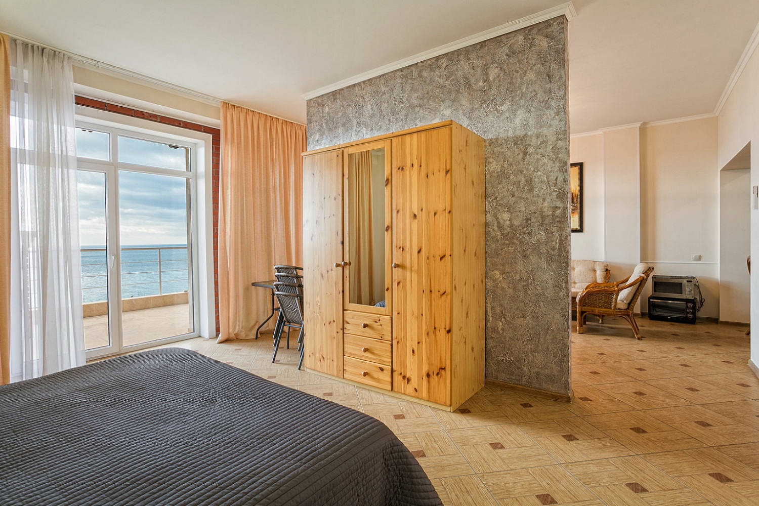 3-комнатная квартира у моря в ЖК Ripario Hotel Group( №12)