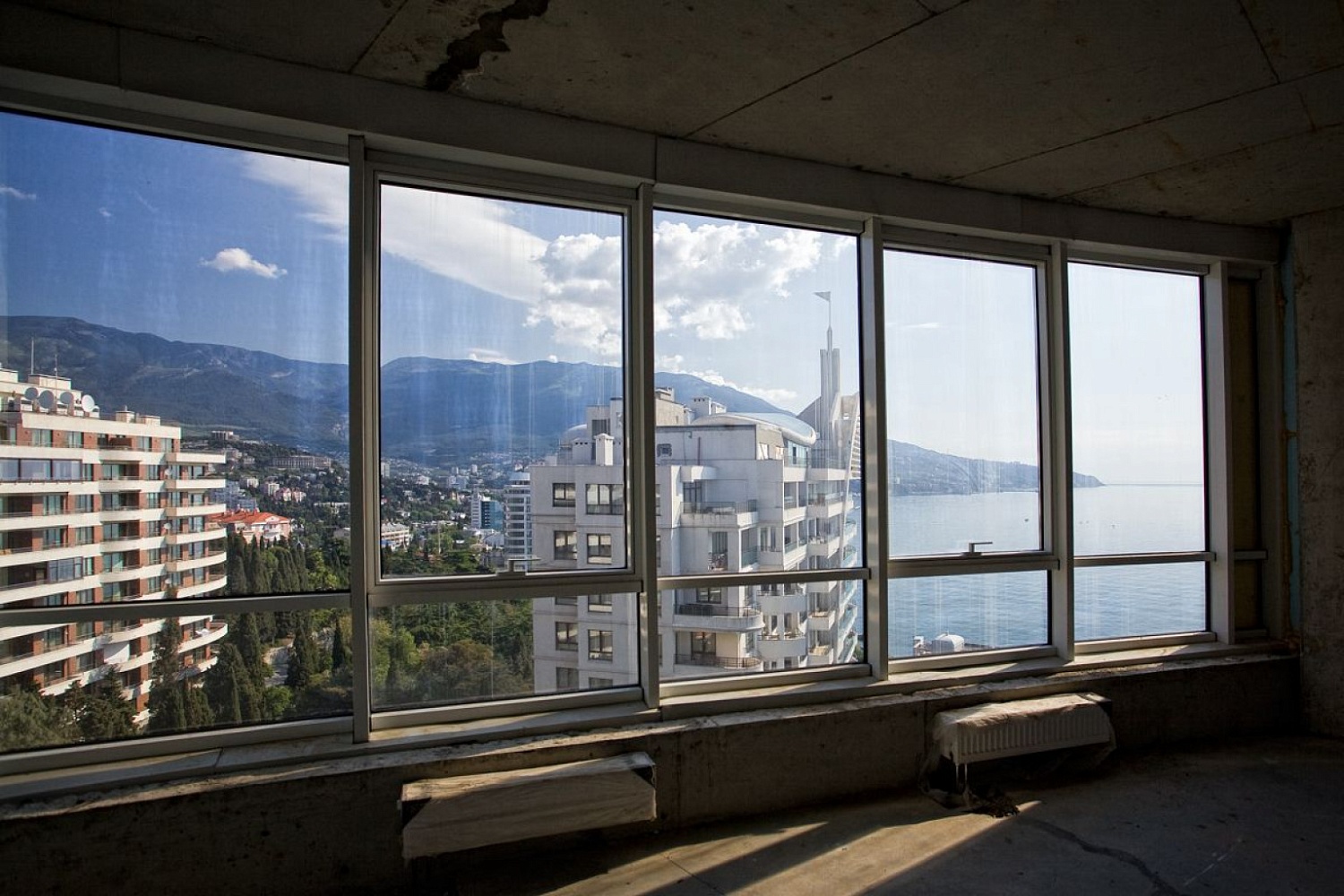 Большая видовая квартира в ЖК «У Черного моря» под отделку
