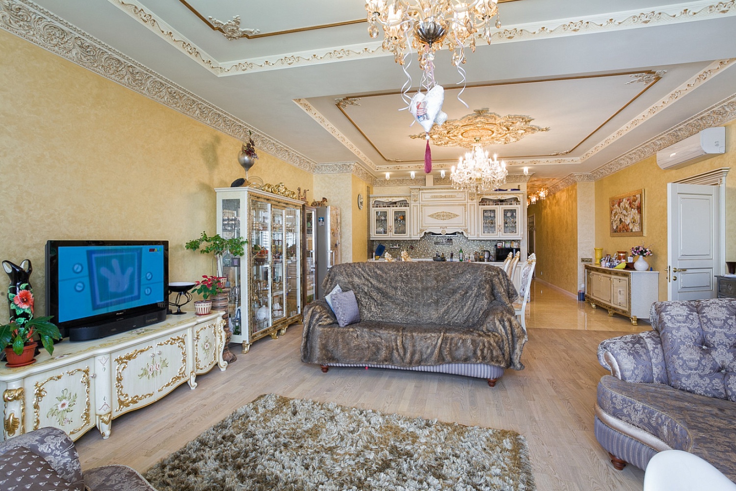 3-комнатная квартира в классическом стиле и видом на море в ЖК «Бригантина»