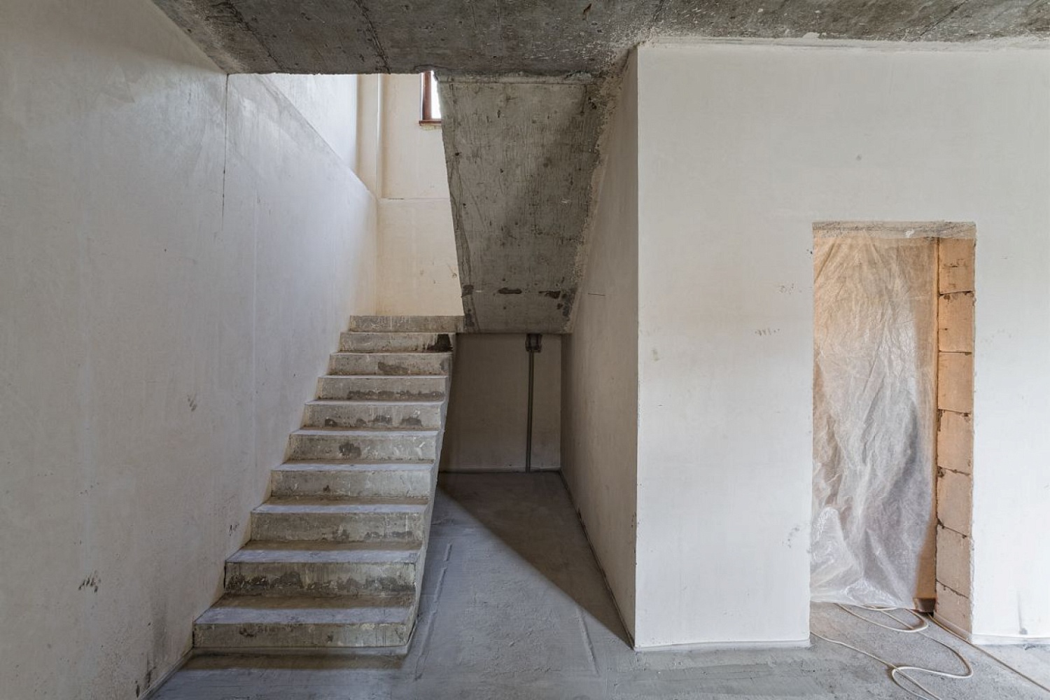 Двухэтажный дом под чистовую отделку в Гурзуфе