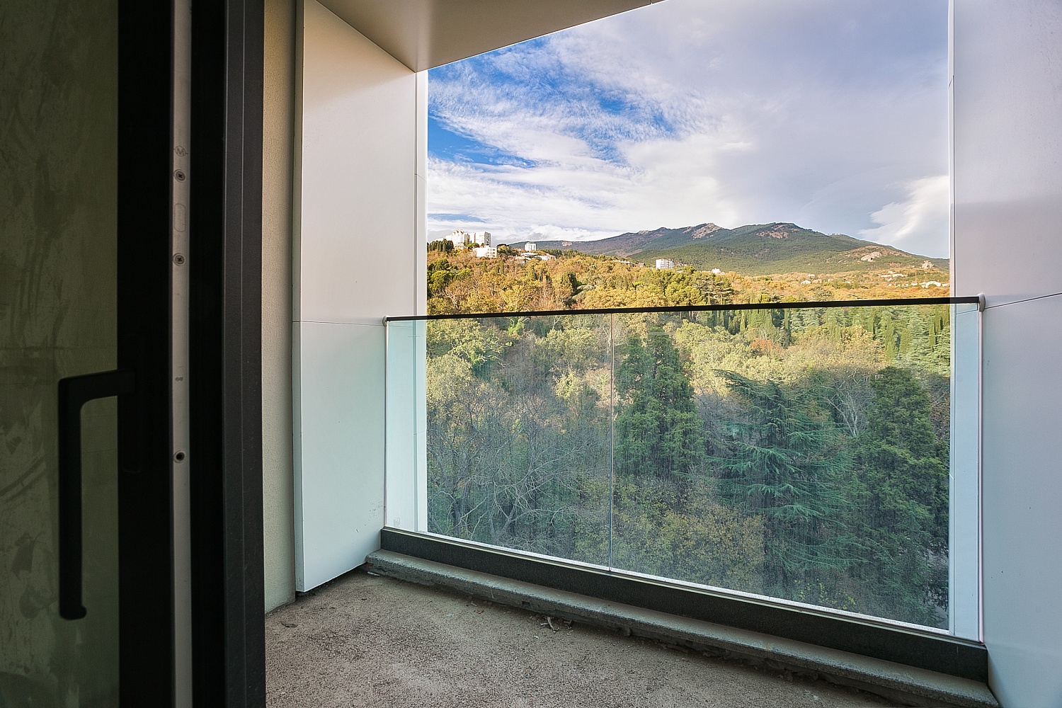 1-комнатные апартаменты с видом на горы в ЖК «Скай Плаза 2»
